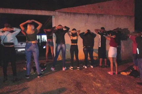 Covid-19: Fiscalização encerra festa clandestina, em Ponta Grossa