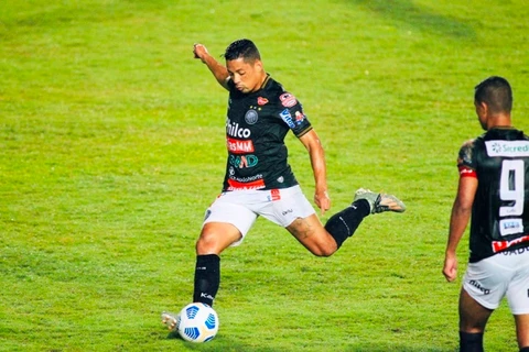 Erro de arbitragem: Coritiba vence Operário e passa de fase na Copa do Brasil