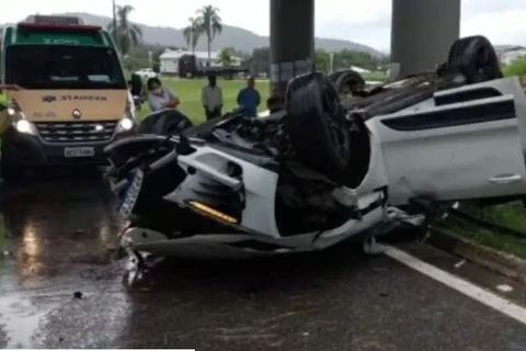 Empresario de PG morre ao despencar de viaduto com porsche em rodovia de SP