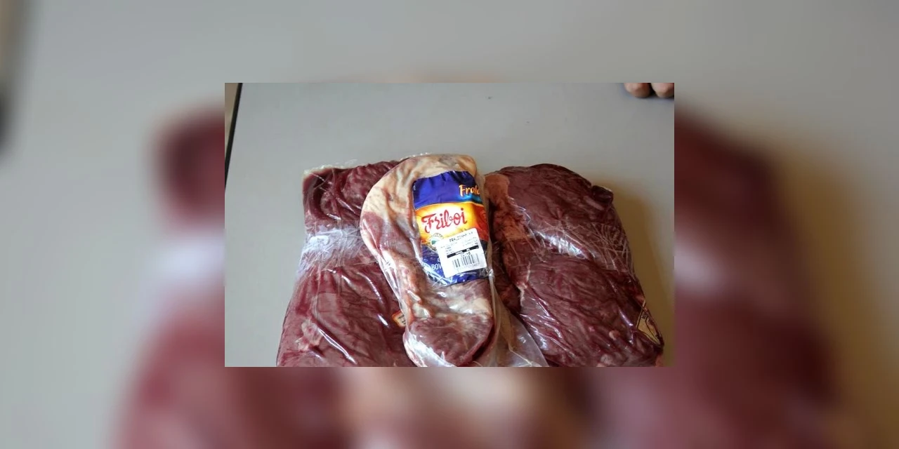 Mulher é flagrada furtando carne em mercado de PG