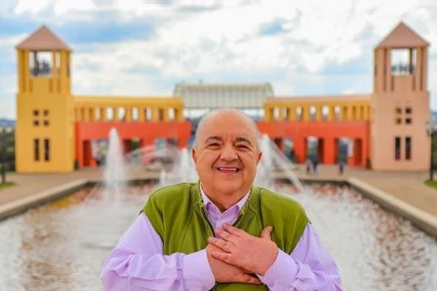 Prefeito de Curitiba Rafael Greca recebe alta hospitalar, após três dias internado