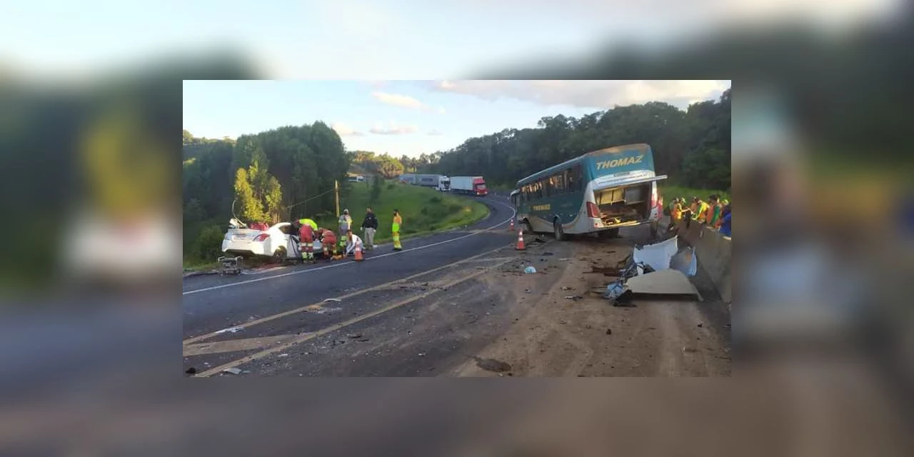 Motorista perde controle do carro, invade pista e bate de frente com ônibus em Ortigueira