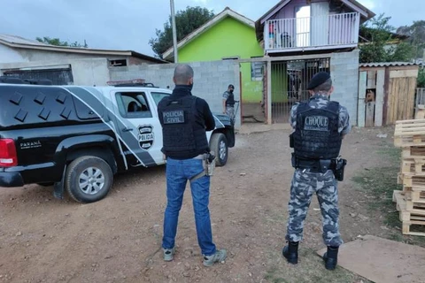 Operação policial mira suspeitos de tráfico e homicídios em Ponta Grossa