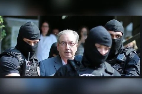 Eduardo Cunha tem prisão revogada, mas deve continuar preso em casa