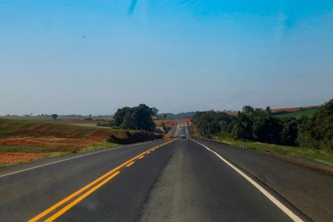 Governador entrega primeiro trecho da pavimentação entre Irati e São Mateus do Sul