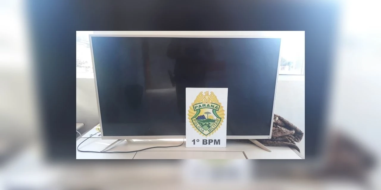 Homem é preso carregando TV que tinha furtado em Olarias