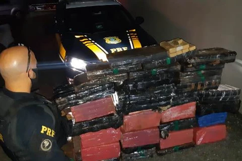 Casal é preso com quase meia tonelada de maconha em Porto Amazonas