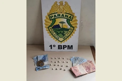 Menor é flagrado com drogas na máscara de proteção em PG