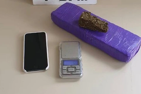 PM fecha boca de fumo e casal é preso em PG