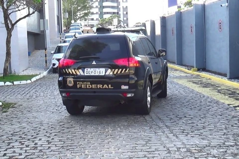 PF combate ao contrabando de cigarros na região dos Campos Gerais