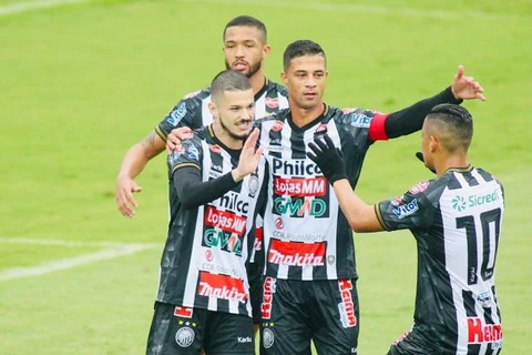Cascavel CR leva 9 gols do Operário pelo Paranaense