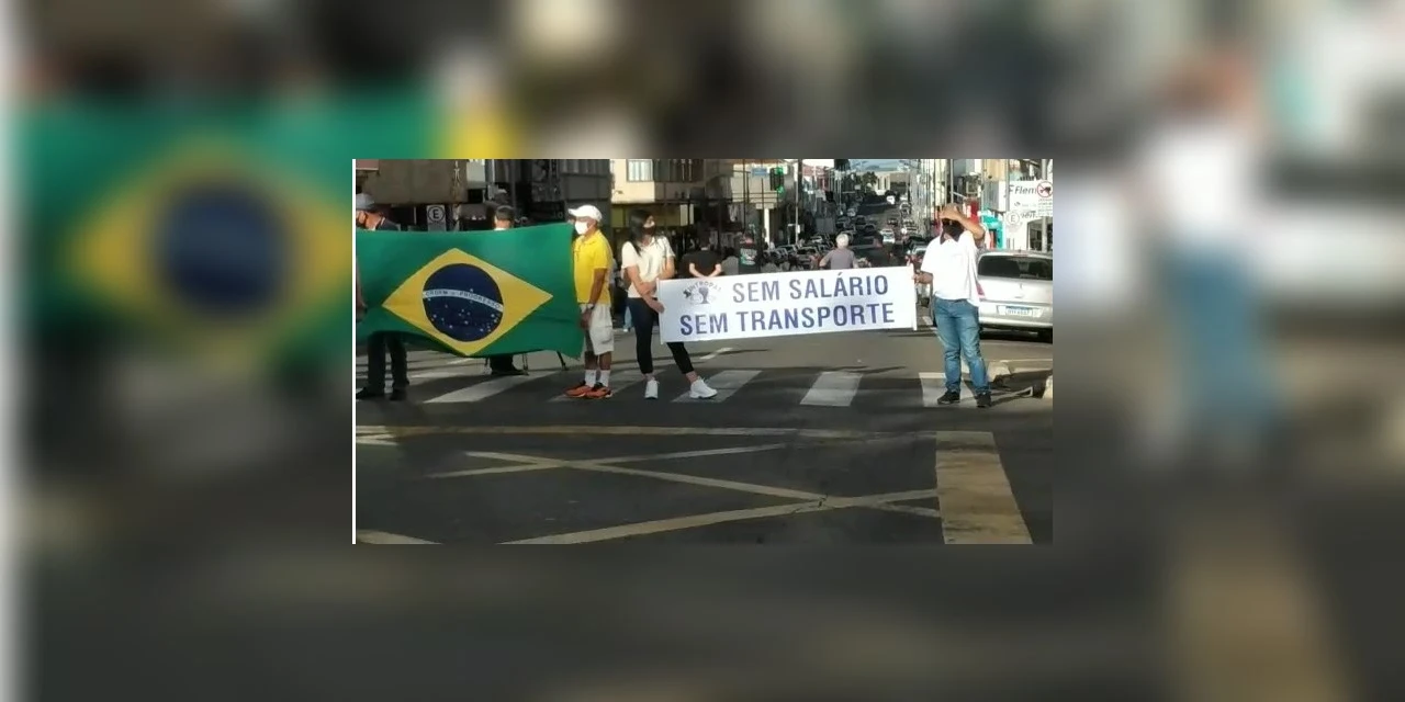 "Recebemos pagamento de março, mas se não cair de abril até sexta paralisamos na segunda"; diz sindicato