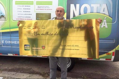 Aposentado recebe prêmio de R$ 1 milhão do Nota Paraná