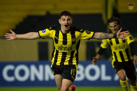 Corinthians leva goleada do Peñarol na Copa Sul-Americana               