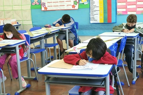 Alunos da rede municipal retomam aulas no modo presencial