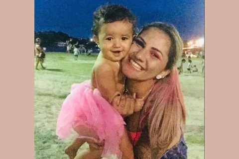 Marido, esposa e filha são mortos a tiros dentro de casa em Paranaguá