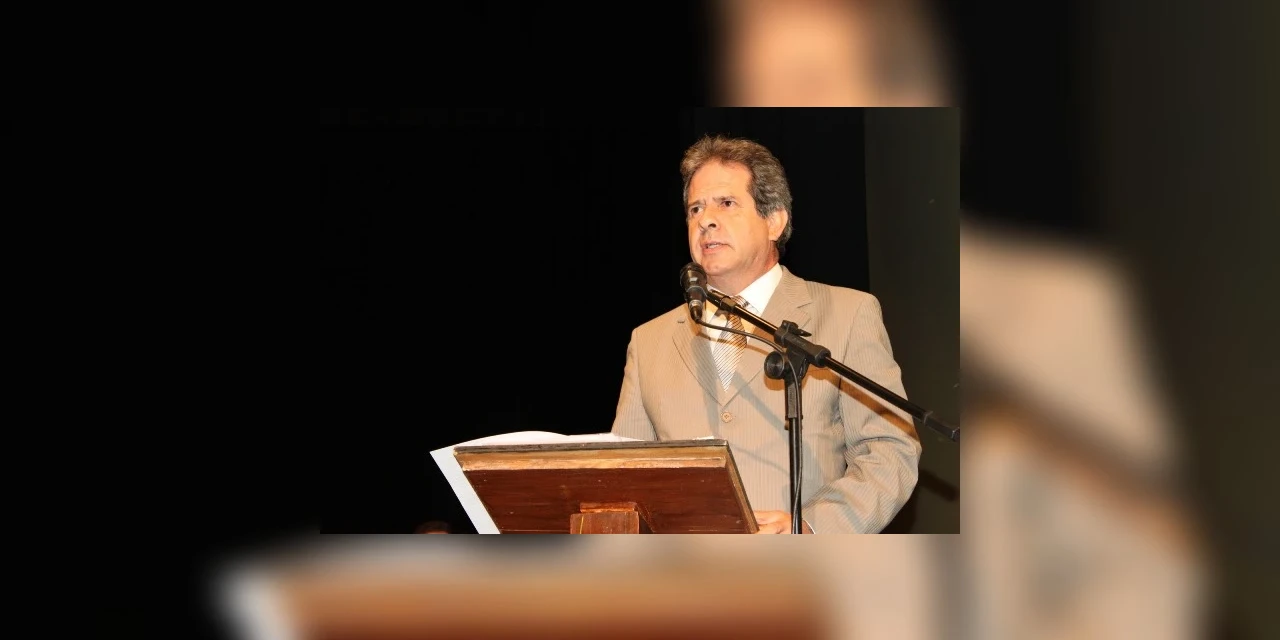 Com mandato ameaçado de cassação, Valtão pede para deixar a Câmara.