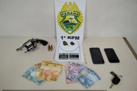 Homem tenta fugir da policia e acaba preso por trafico de drogas