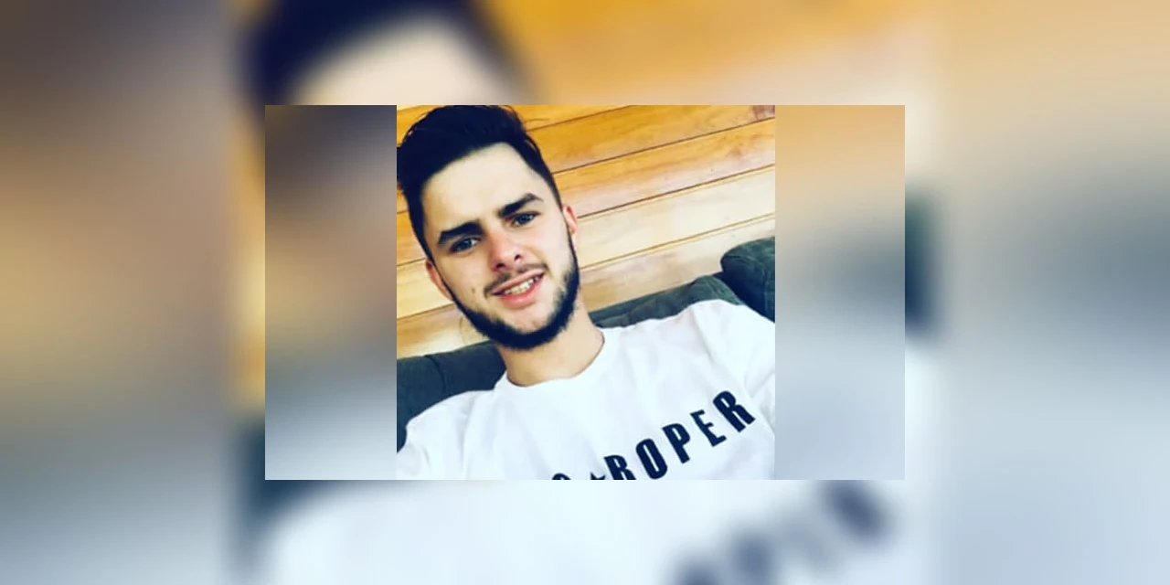 Jovem morre após colisão entre automóvel e carreta em Palmeira