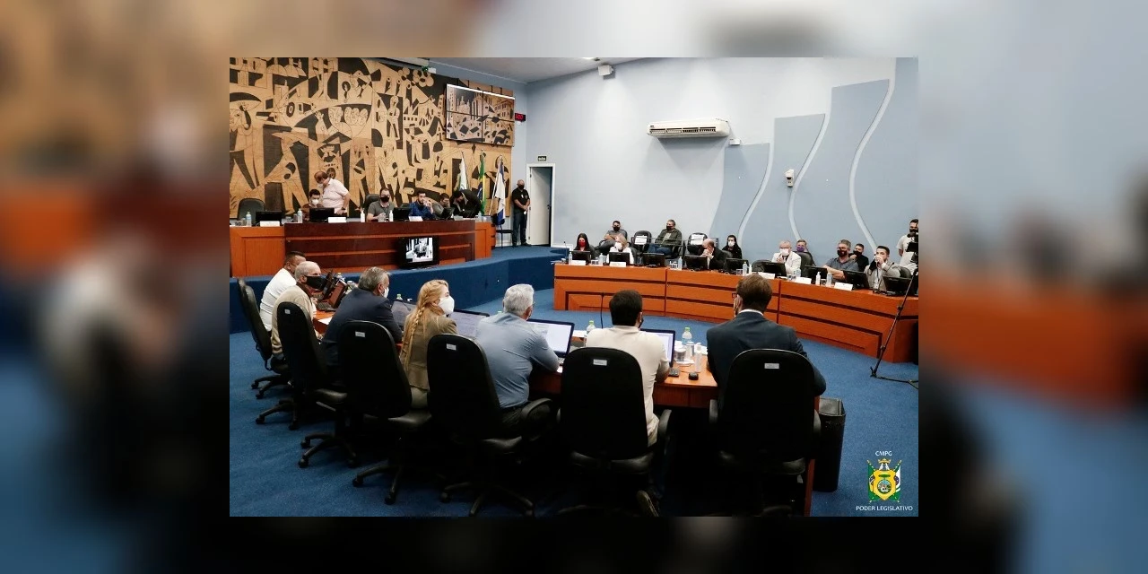 Câmara de Ponta Grossa rejeita pedido de cassação de mandato do vereador Felipe Passos (PSDB)