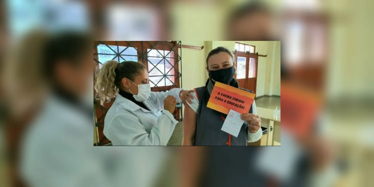 Prefeitura imuniza 47% dos trabalhadores da educação contra a Covid-19