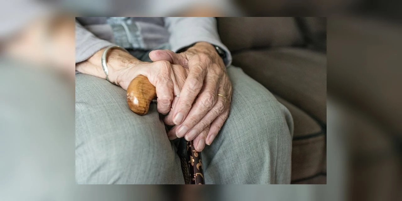 Prefeitura realiza ações de sensibilização sobre a violência contra a pessoa idosa