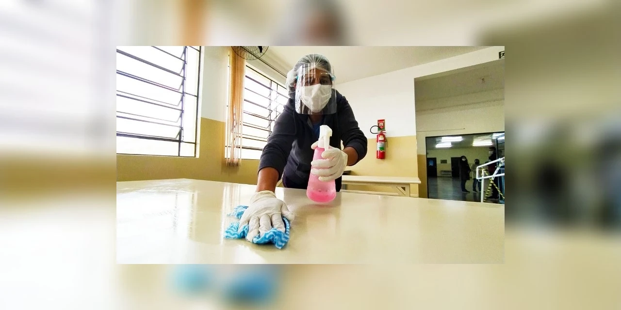 Prefeitura convoca 12 novos serventes escolares para escolha de vagas