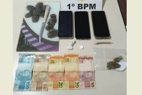 Duas pessoas são presas por tráfico de drogas e corrupção de menores em Castro