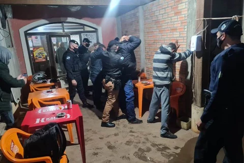 Três estabelecimentos são fechados durante ação integrada de fiscalização urbana em Ponta Grossa