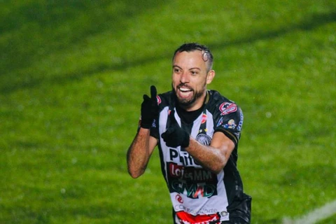 Com dois golaços, Operário vence Cruzeiro e fica em segundo na tabela da Série B