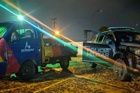 PM recupera picape de distribuidora de gás roubada em PG; suspeito foi preso