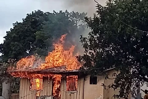 Homem é preso suspeito de atear fogo em casa com a mãe dentro em PG