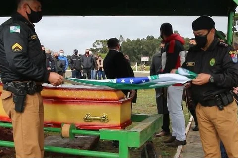 Policia Militar presta últimas homenagens ao cabo Melo