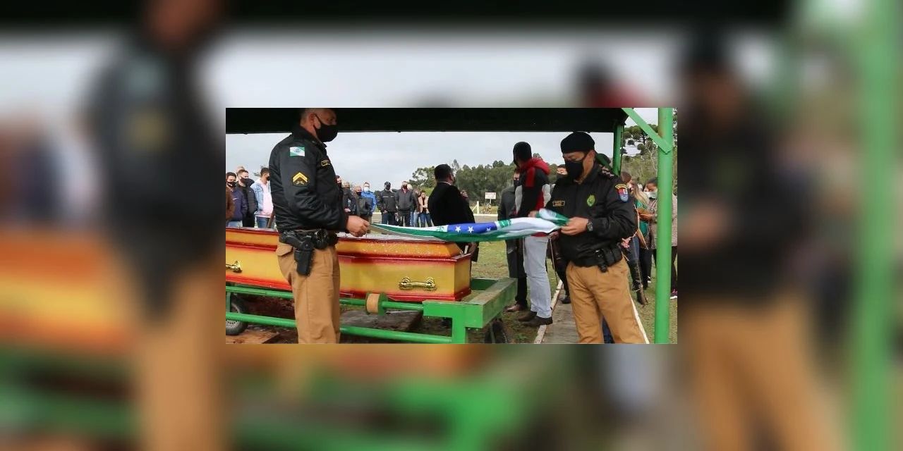 Policia Militar presta últimas homenagens ao cabo Melo