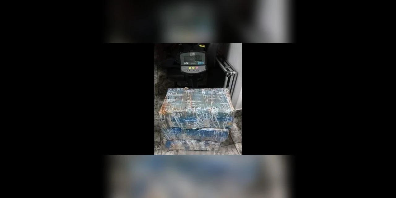 Dupla é presa com mais de 45 quilos de maconha na BR-277, em Irati