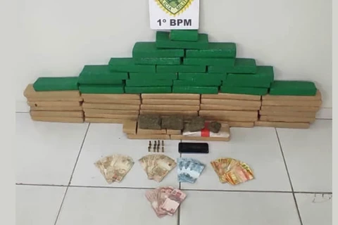 Abordagem do Choque acaba com 43 quilos de maconha apreendidos e rapaz preso em flagrante