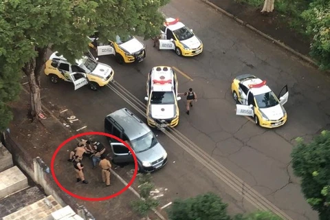 Vídeo- Perseguição a carro roubado termina com individuo preso no Paraná