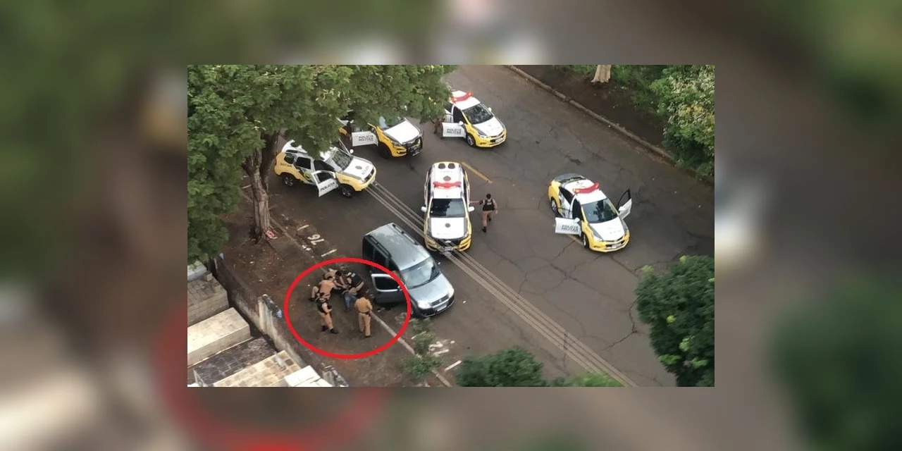 Vídeo- Perseguição a carro roubado termina com individuo preso no Paraná
