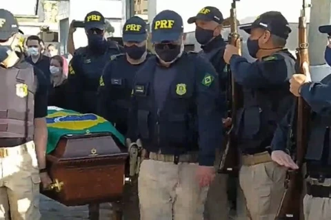 Dois policiais rodoviários federais morrem por Covid-19 em Ponta Grossa no final de semana.