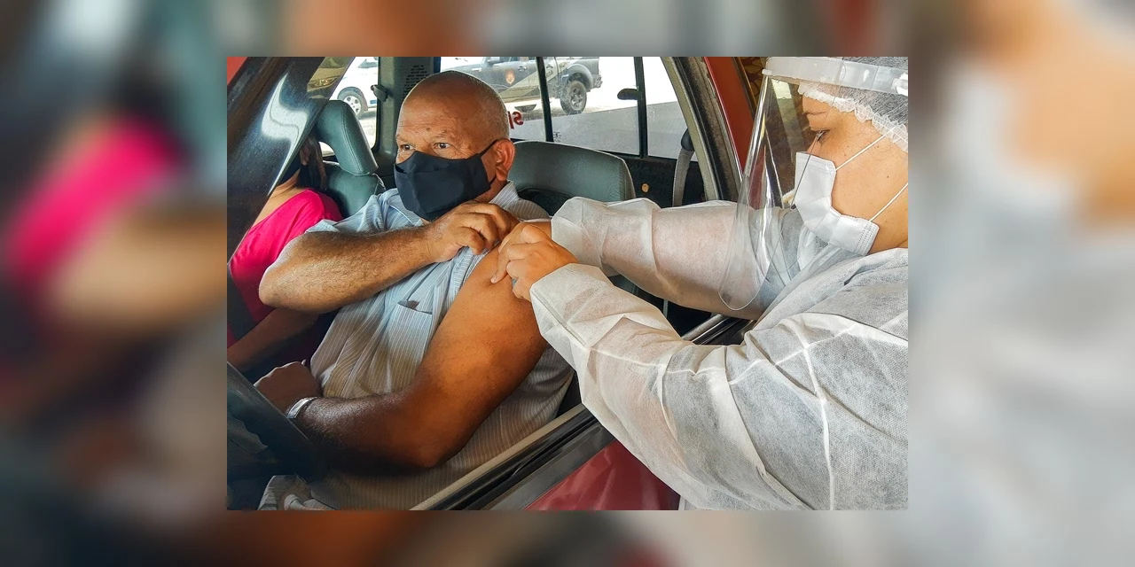Caminhoneiros recebem vacina contra covid-19 nesta terça (29)