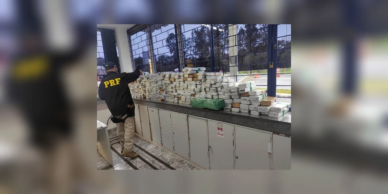 Suspeito de abandonar carro com quase 300 quilos de maconha é preso em posto de combustível