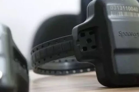 Tornozeleira eletrônica é encontrada jogada em rua de PG