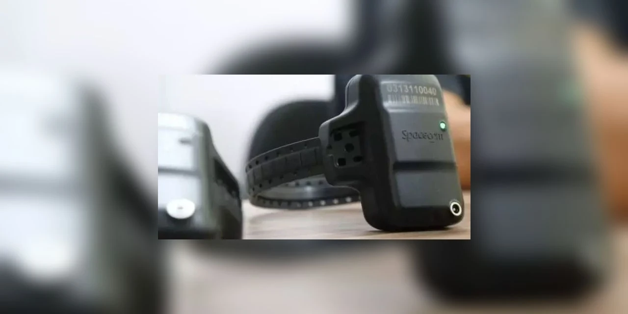 Tornozeleira eletrônica é encontrada jogada em rua de PG