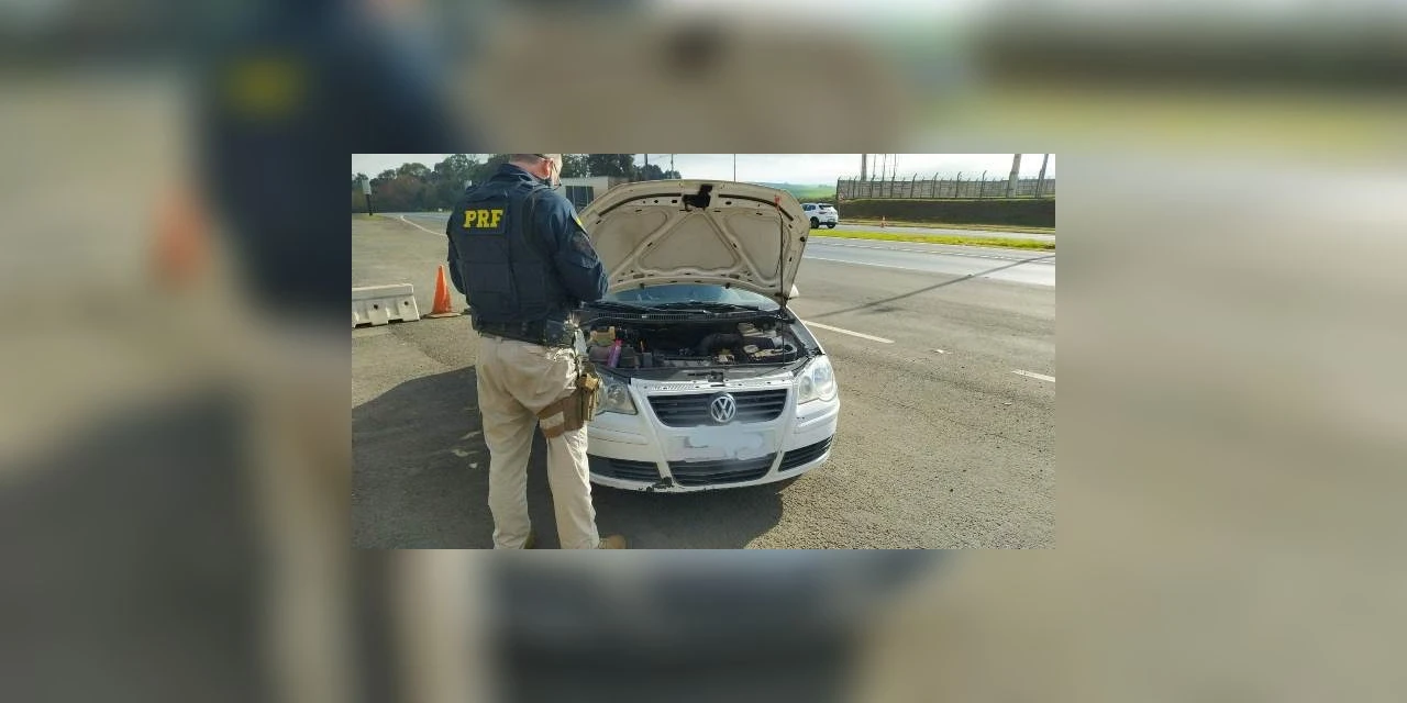 PRF prende dupla com carro clonado em Ponta Grossa