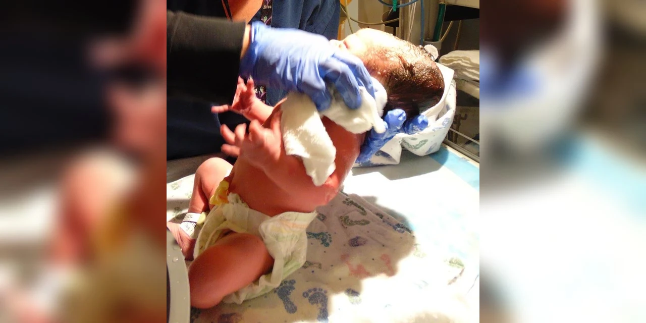 Mulher é presa tentando sair com recém-nascido de hospital em Curitiba