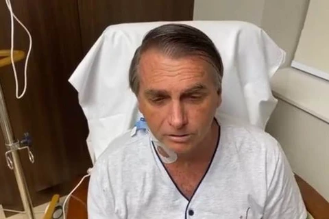 Bolsonaro diz que está doente por causa de facada que levou em 2018