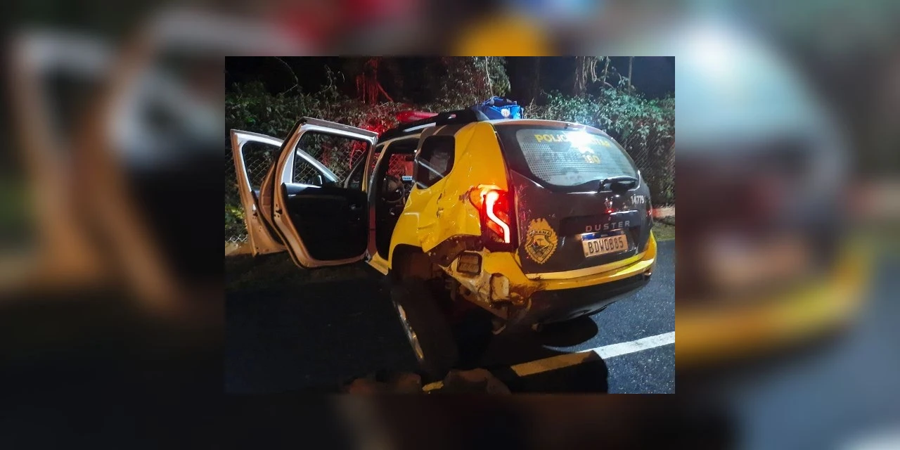 Condutor embriagado colide em viatura e deixa dois policiais feridos no Paraná