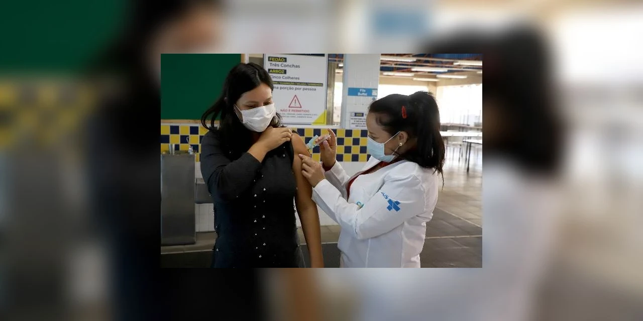 Ponta Grossa inicia vacinação contra covid para púbico geral entre 34 e 59 anos no sábado (24)