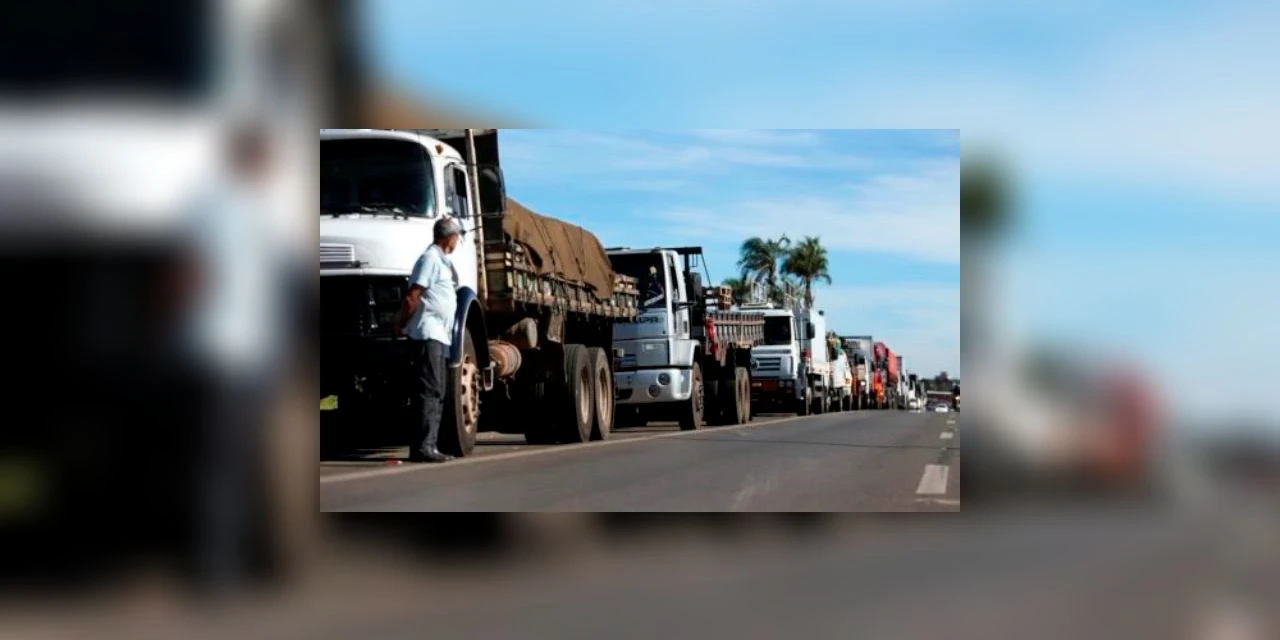 Caminhoneiros preparam protestos contra preço do diesel no domingo