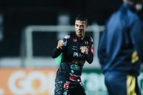 Operário vence o Coxa em casa e sobe na tabela da Série B